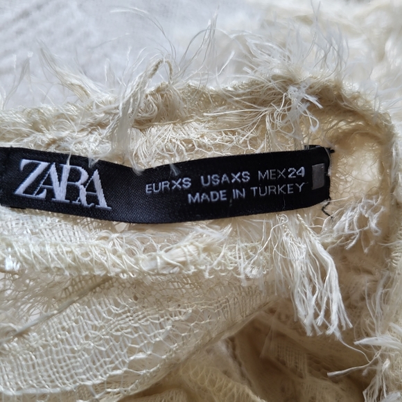 Zara short sleeve shirt cream faux feather sheer with lower back Opening Sz XS - Picture 11 of 11